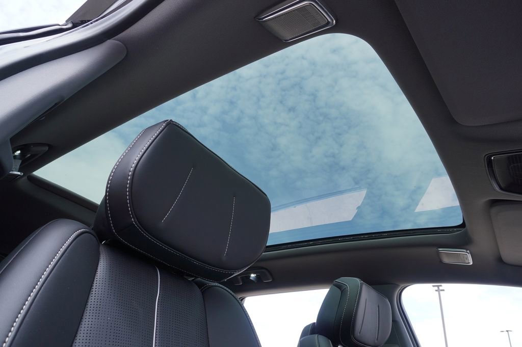 New 2025 Cadillac Optiq Luxury 2 AWD/4WD image 12