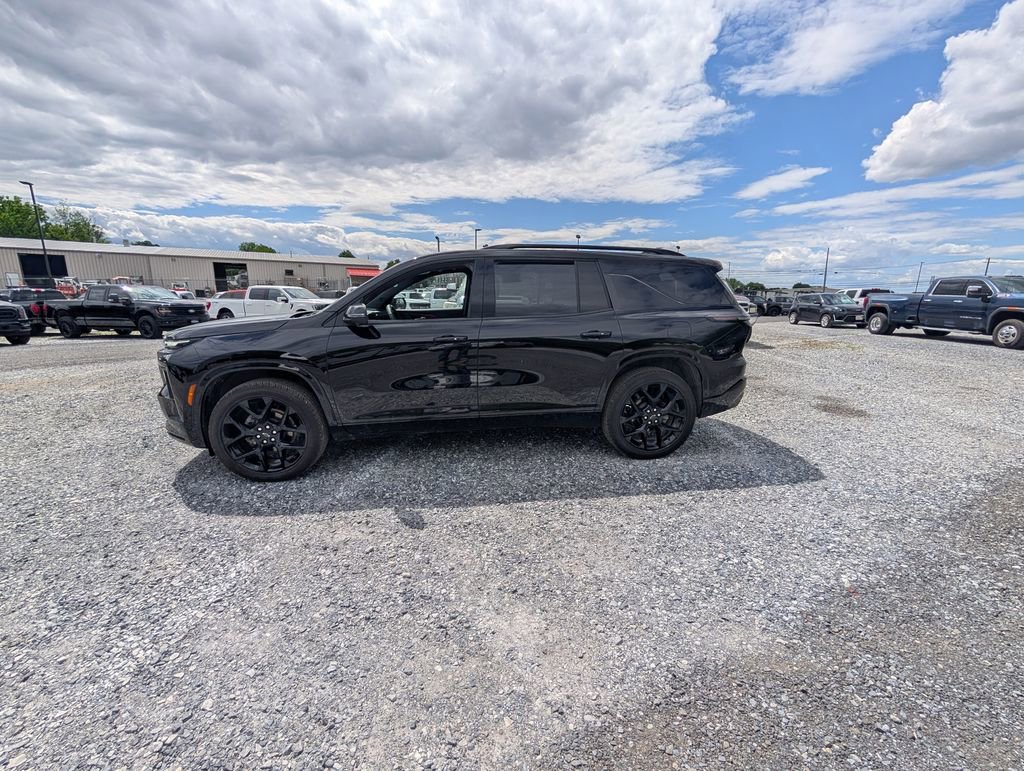 Used 2026 Chevrolet Traverse RS w/ LPO, Floor Liner Package AWD/4WD image 3