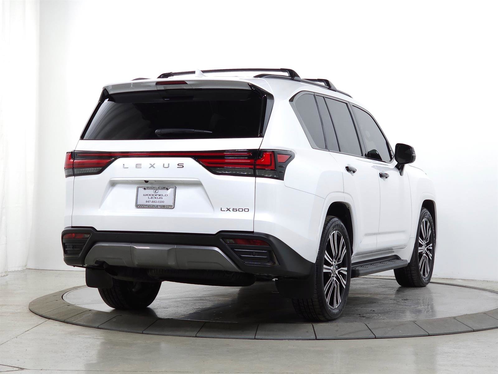 Used 2024 Lexus LX 600 4WD w/ Appearance Package image 10