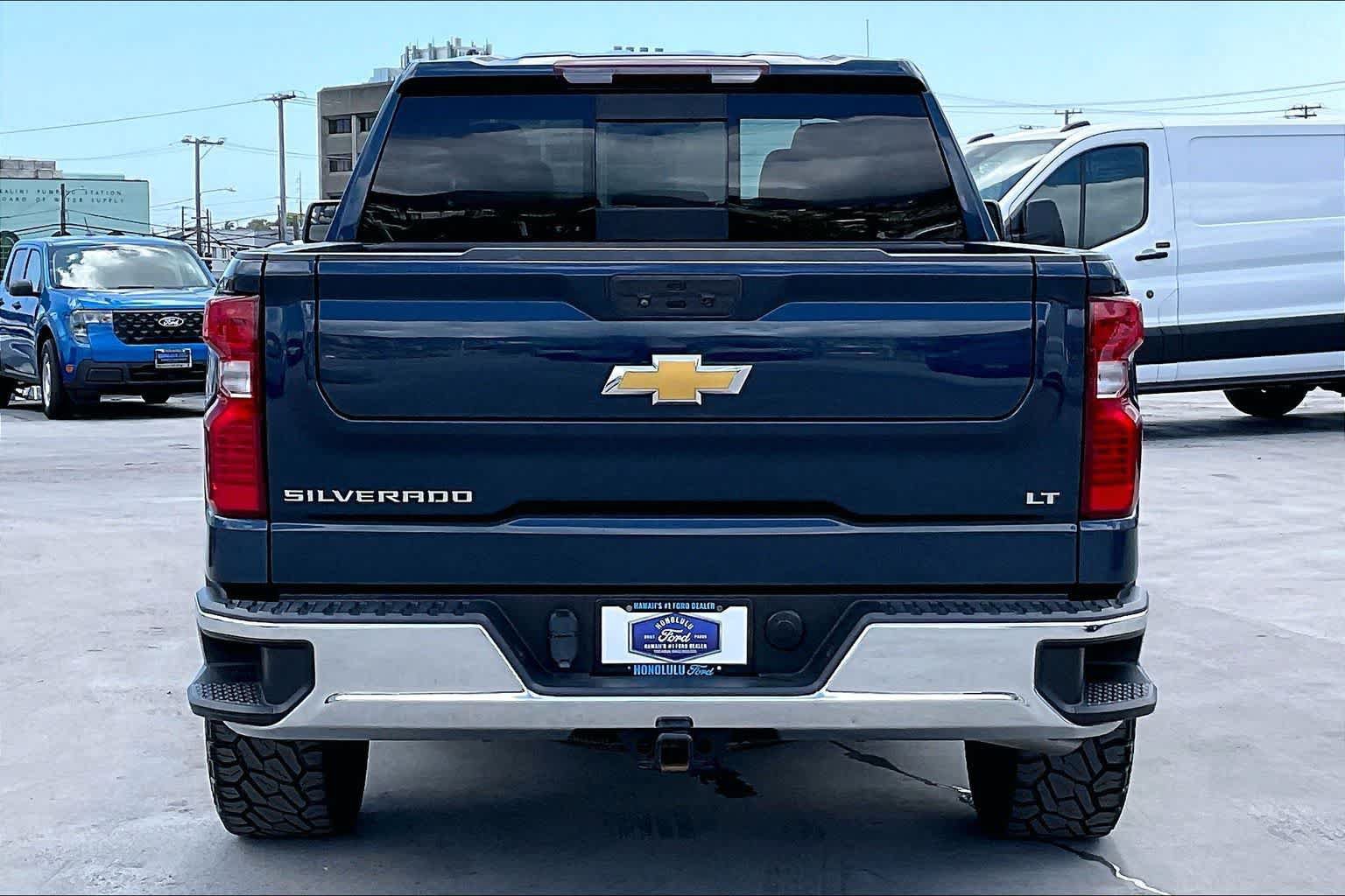Used 2022 Chevrolet Silverado 1500 LT w/ Convenience Package II RWD image 5