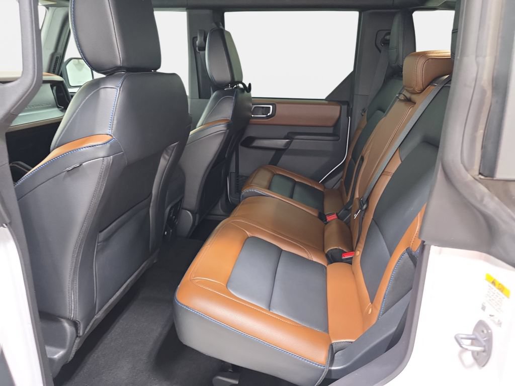 Used 2024 Ford Bronco Outer Banks AWD/4WD image 12