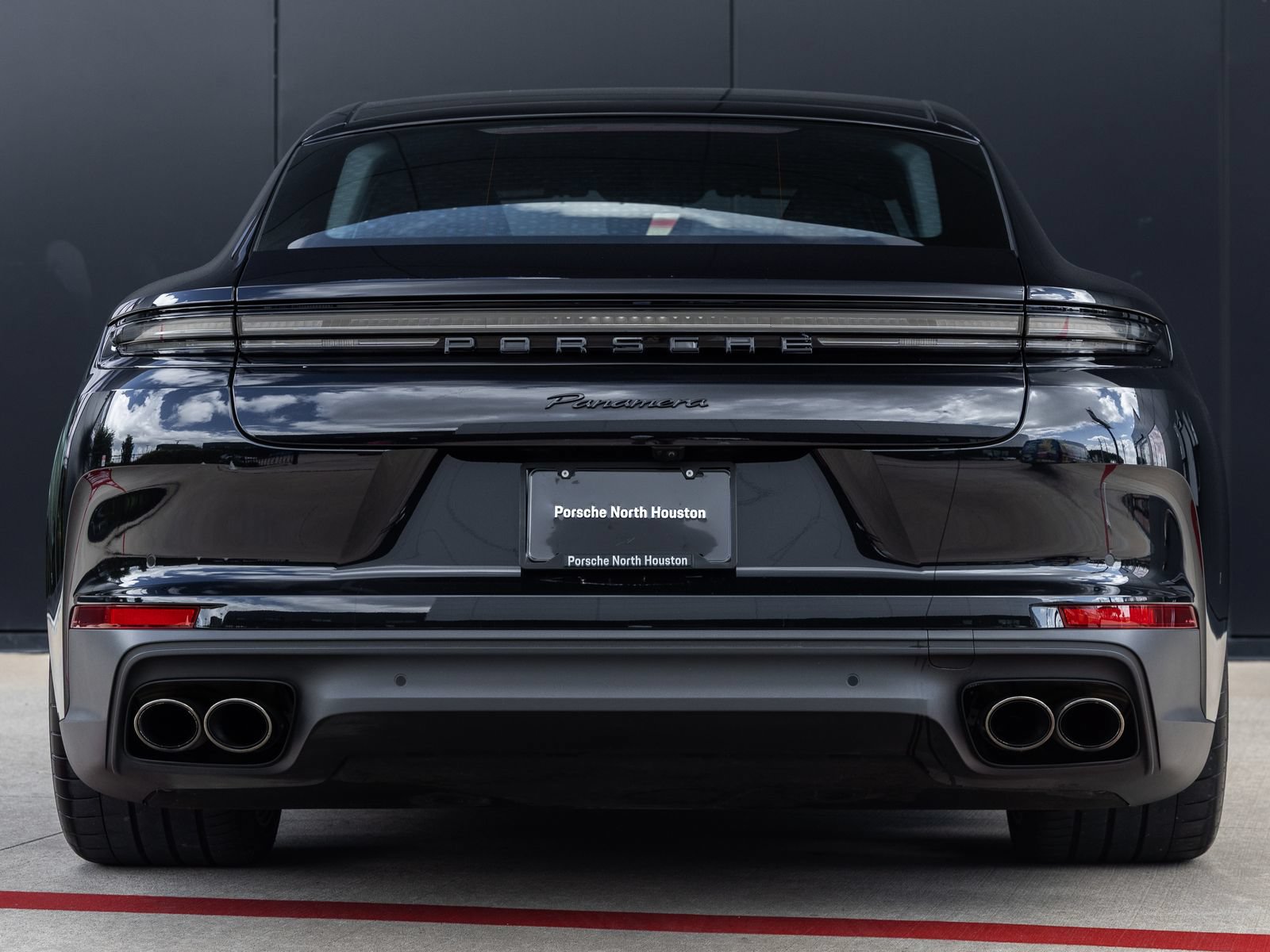 Certified 2025 Porsche Panamera image 9