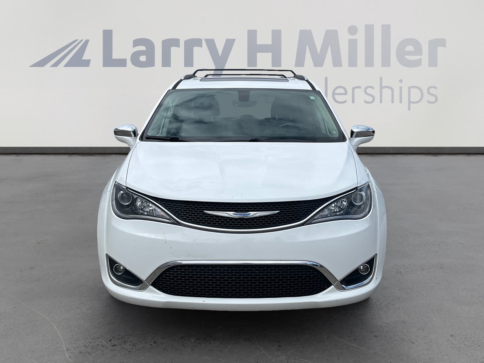 Certified 2018 Chrysler Pacifica Limited FWD image 8