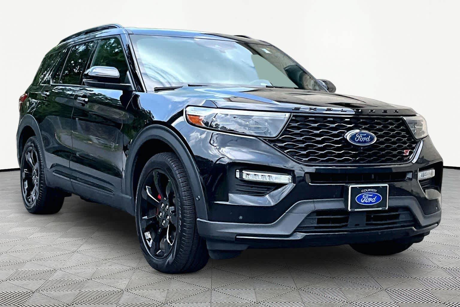 Used 2020 Ford Explorer ST w/ ST Street Pack AWD/4WD image 3