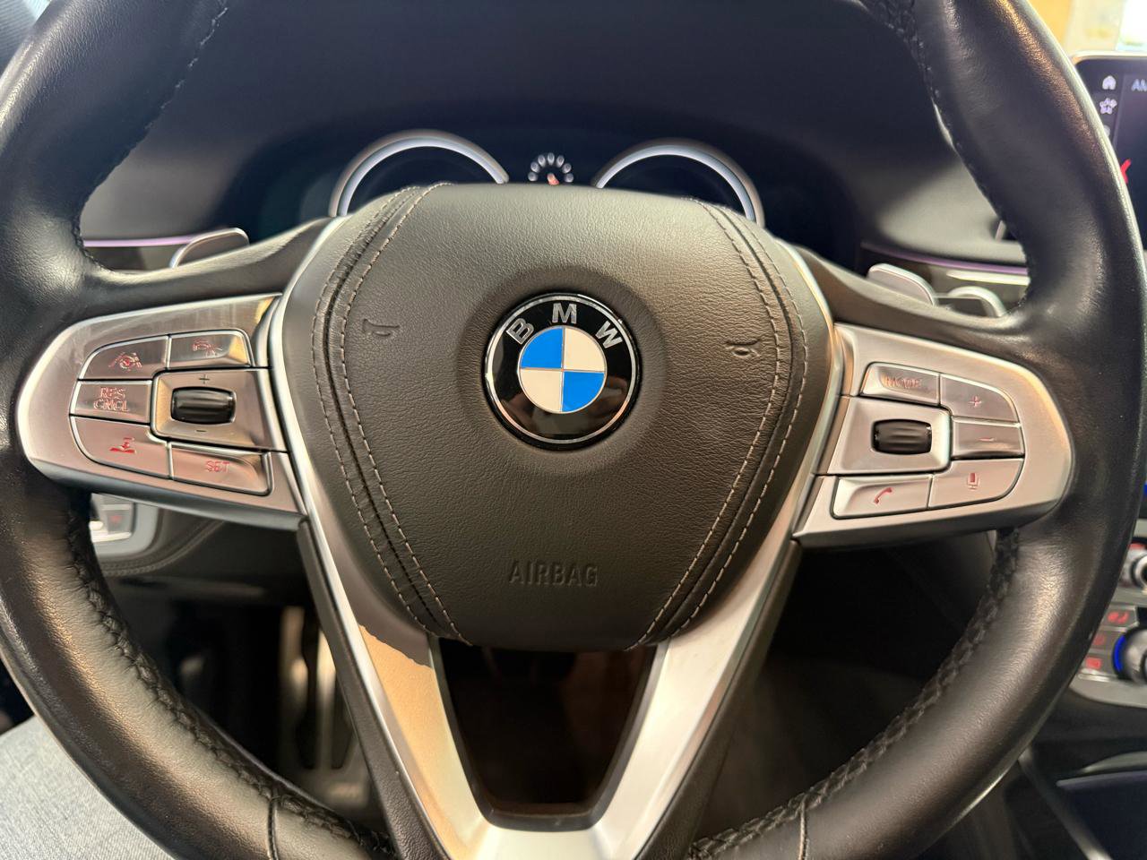 Used 2018 BMW 750i image 14