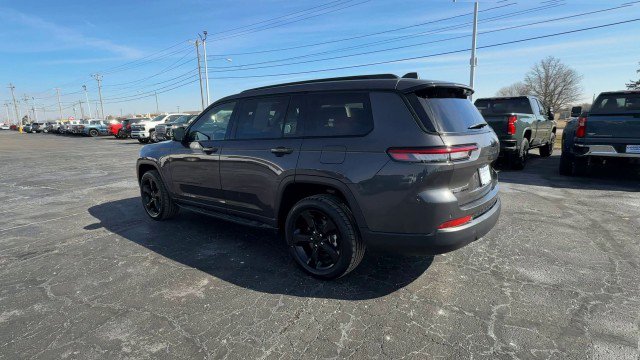 Used 2022 Jeep Grand Cherokee L Limited w/ Black Appearance Package image 6