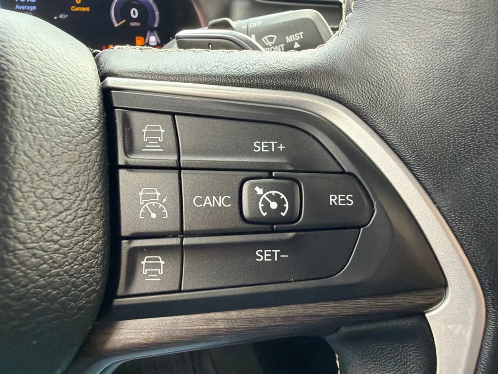 Used 2022 Jeep Grand Cherokee L Limited AWD/4WD image 15