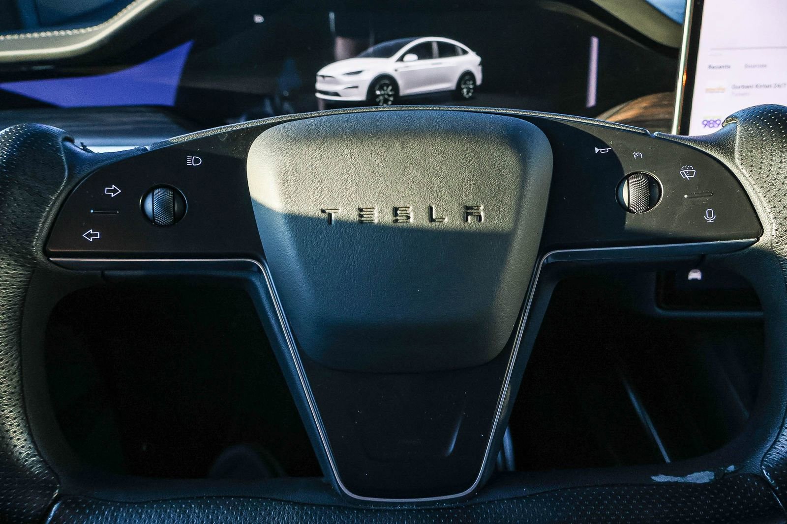 Used 2023 Tesla Model X image 34