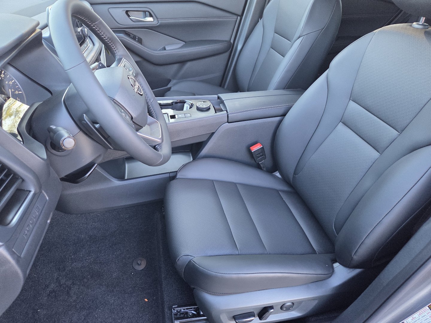 New 2026 Nissan Rogue Dark Armor AWD/4WD image 28