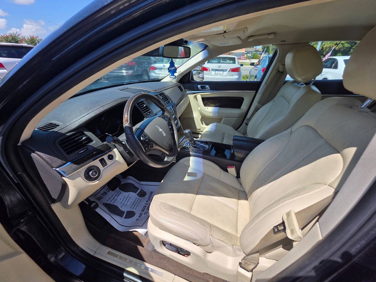 Used 2014 Lincoln MKS w/ Equipment Group 101A FWD image 10