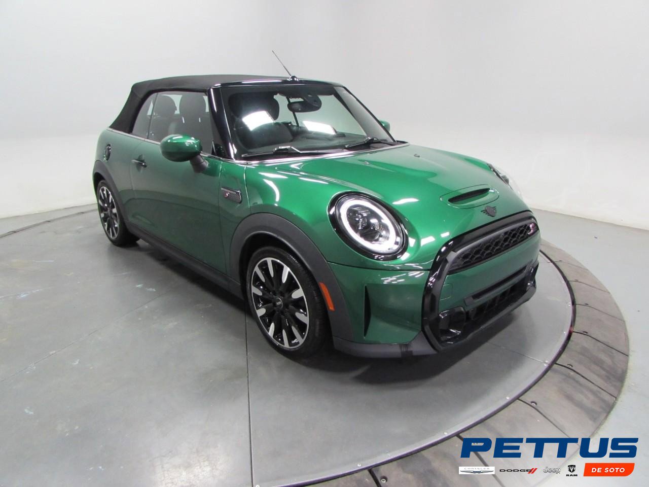 Used 2022 MINI Cooper S w/ Premium Package image 1