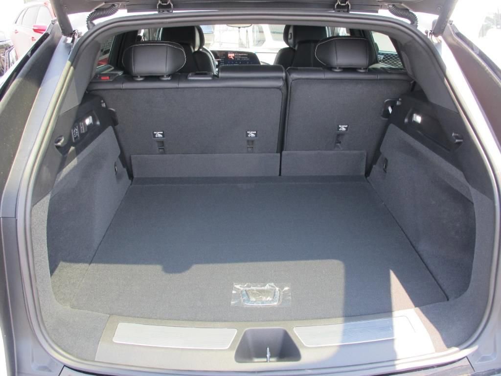 New 2025 Cadillac Lyriq Luxury image 25