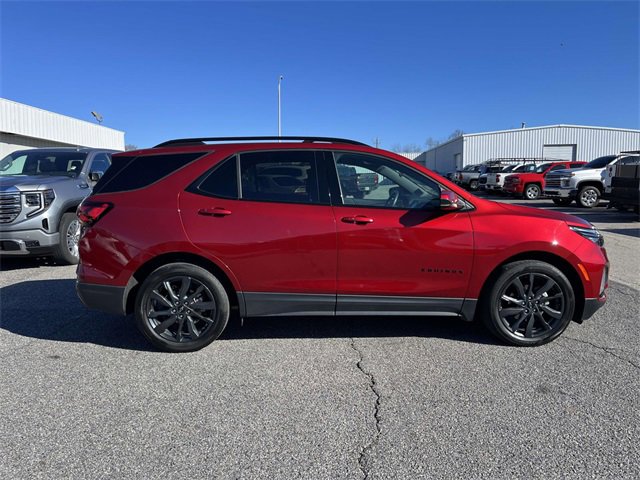 Used 2023 Chevrolet Equinox RS image 2