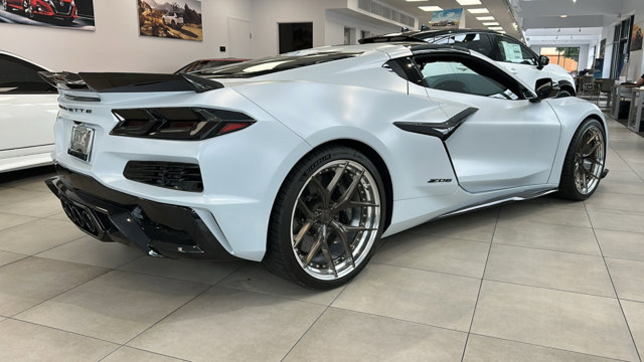 Used 2023 Chevrolet Corvette Z06 image 6