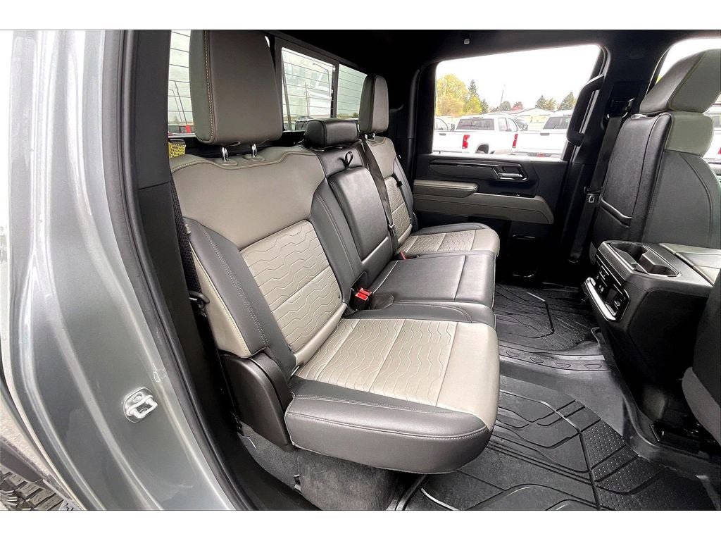 Used 2025 Chevrolet Silverado 2500 ZR2 w/ Technology Package AWD/4WD image 29
