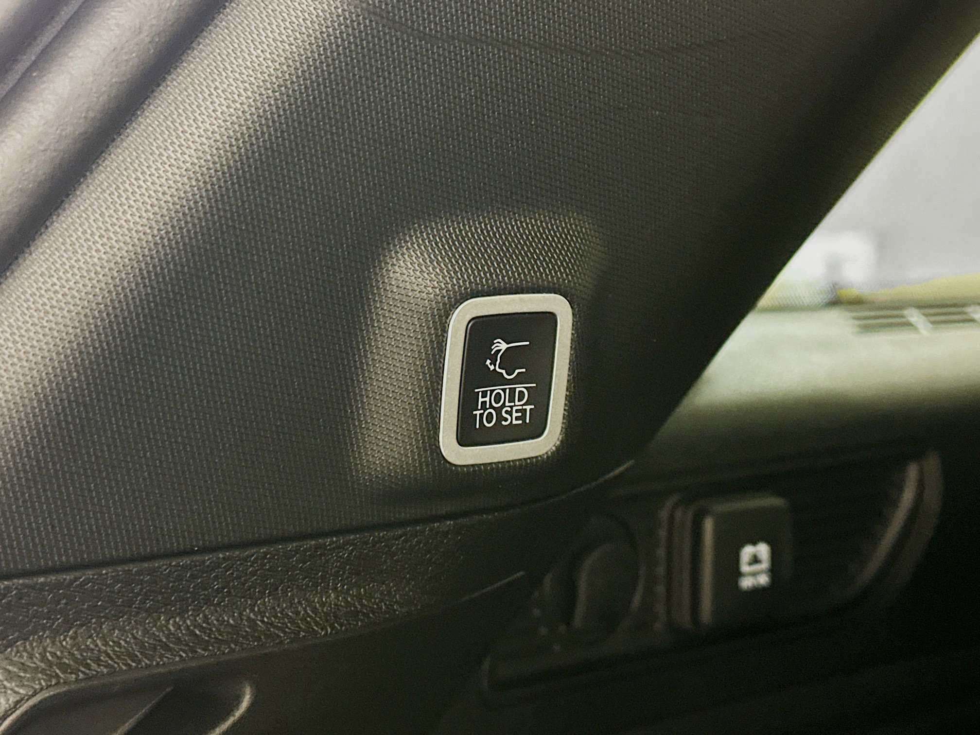 Used 2024 Jeep Grand Cherokee Limited 4xe w/ Trailer Tow Package AWD/4WD image 32