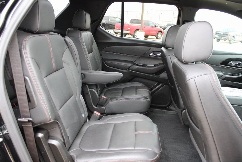 Used 2023 Chevrolet Traverse RS image 9