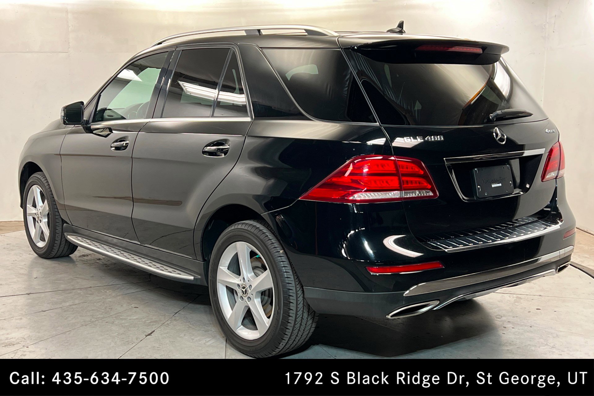 Used 2019 Mercedes-Benz GLE 400 4MATIC w/ Premium 1 Package image 3