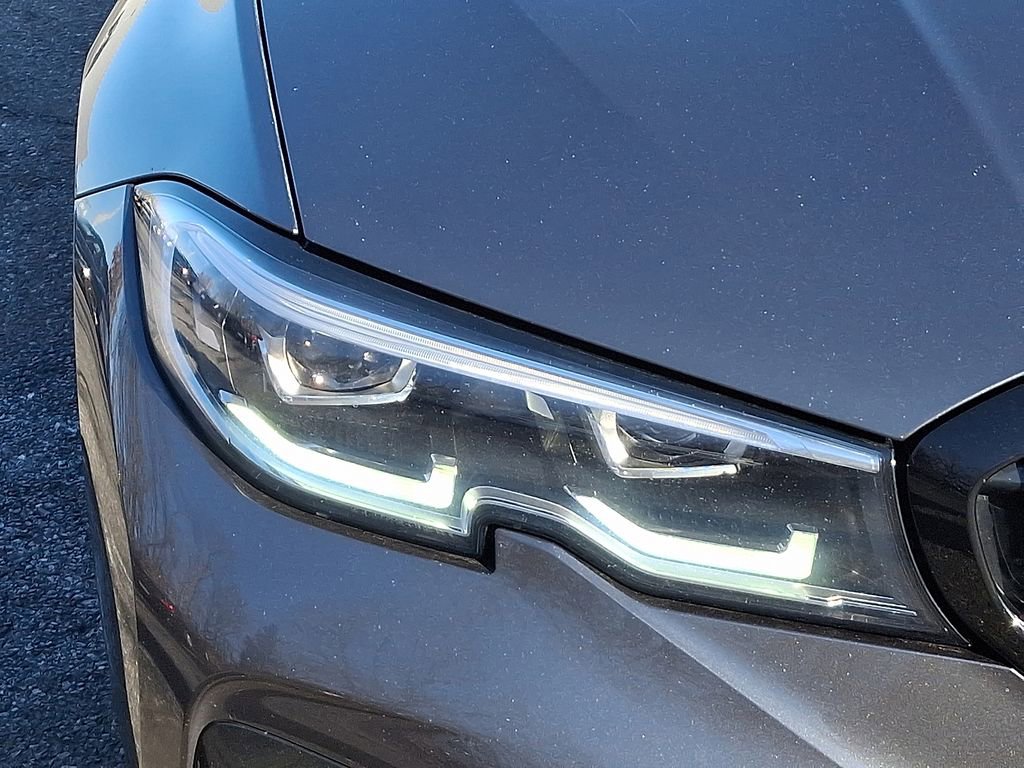 Used 2021 BMW 330e xDrive w/ M Sport Package image 9