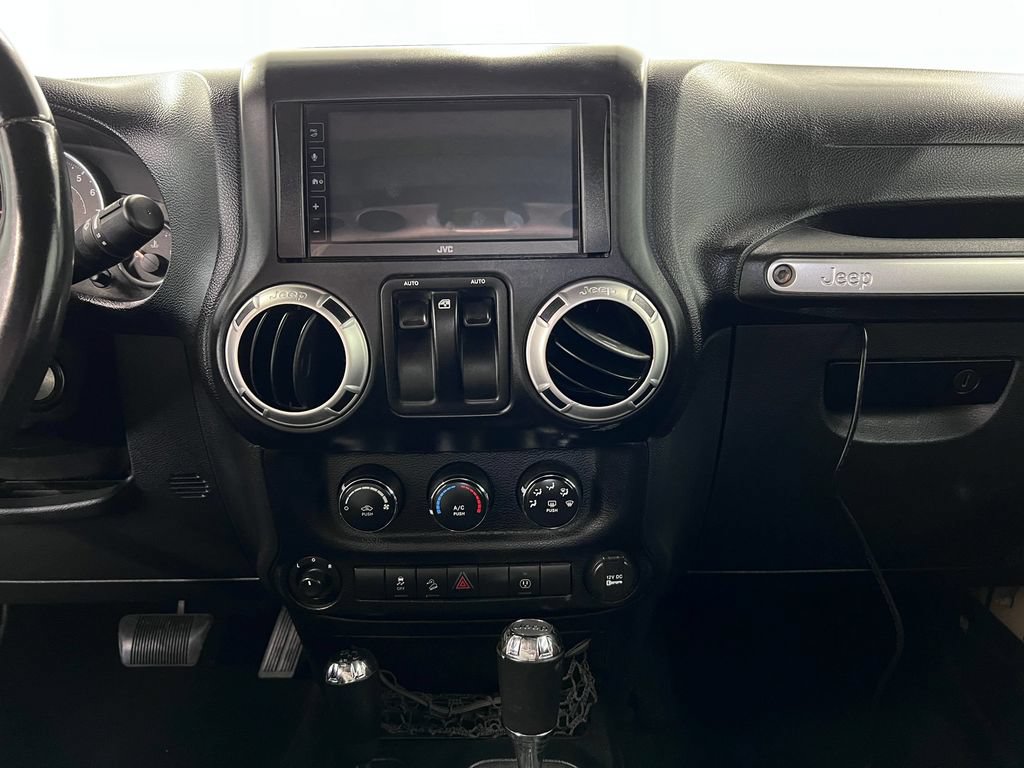 Used 2013 Jeep Wrangler Rubicon w/ PWR Convenience Group AWD/4WD image 13