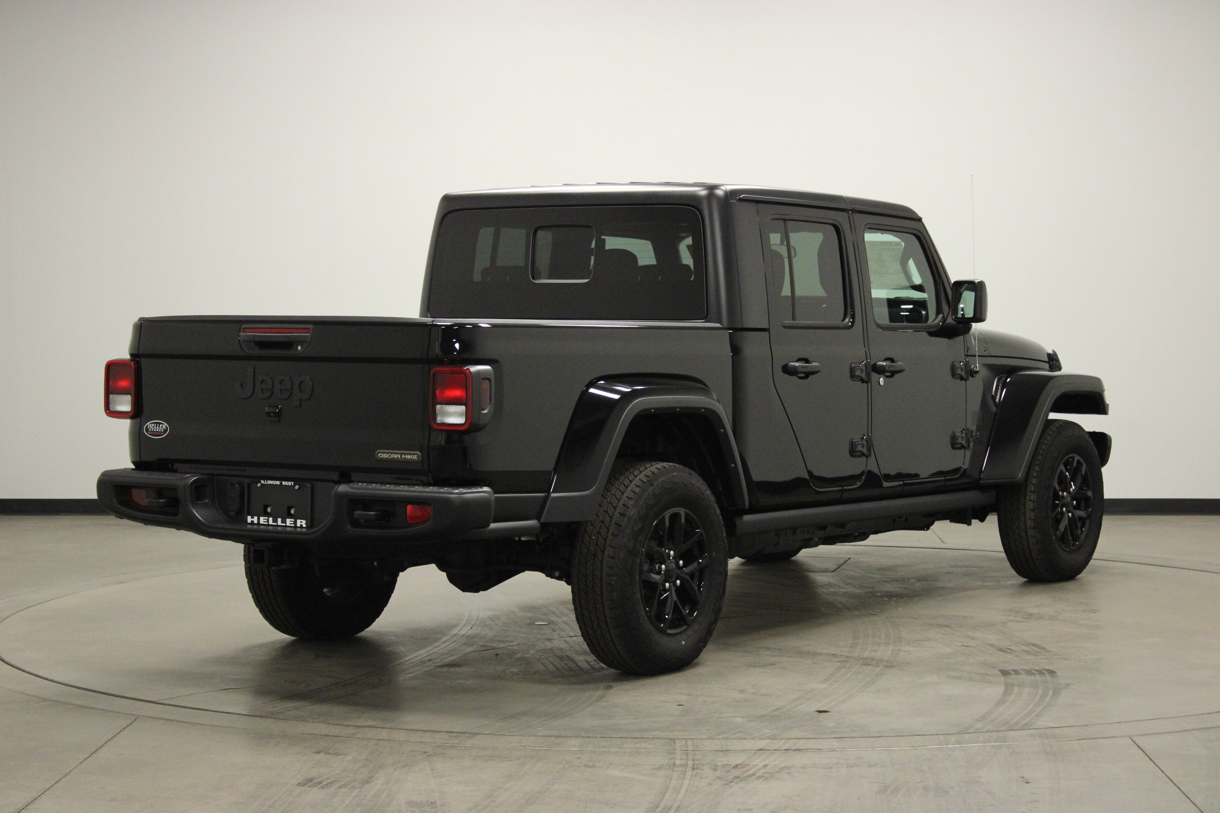 Used 2023 Jeep Gladiator Sport image 10