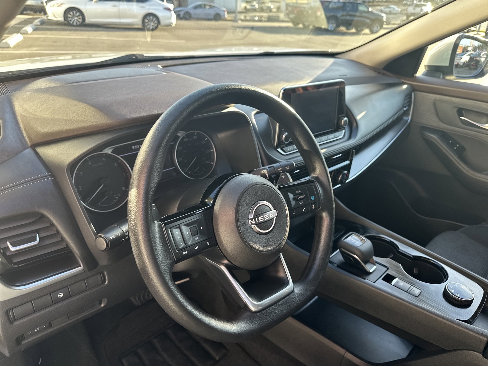 Used 2022 Nissan Rogue SV AWD/4WD image 17