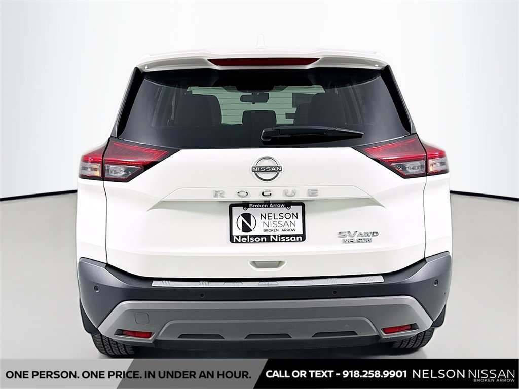 Used 2022 Nissan Rogue SV image 6