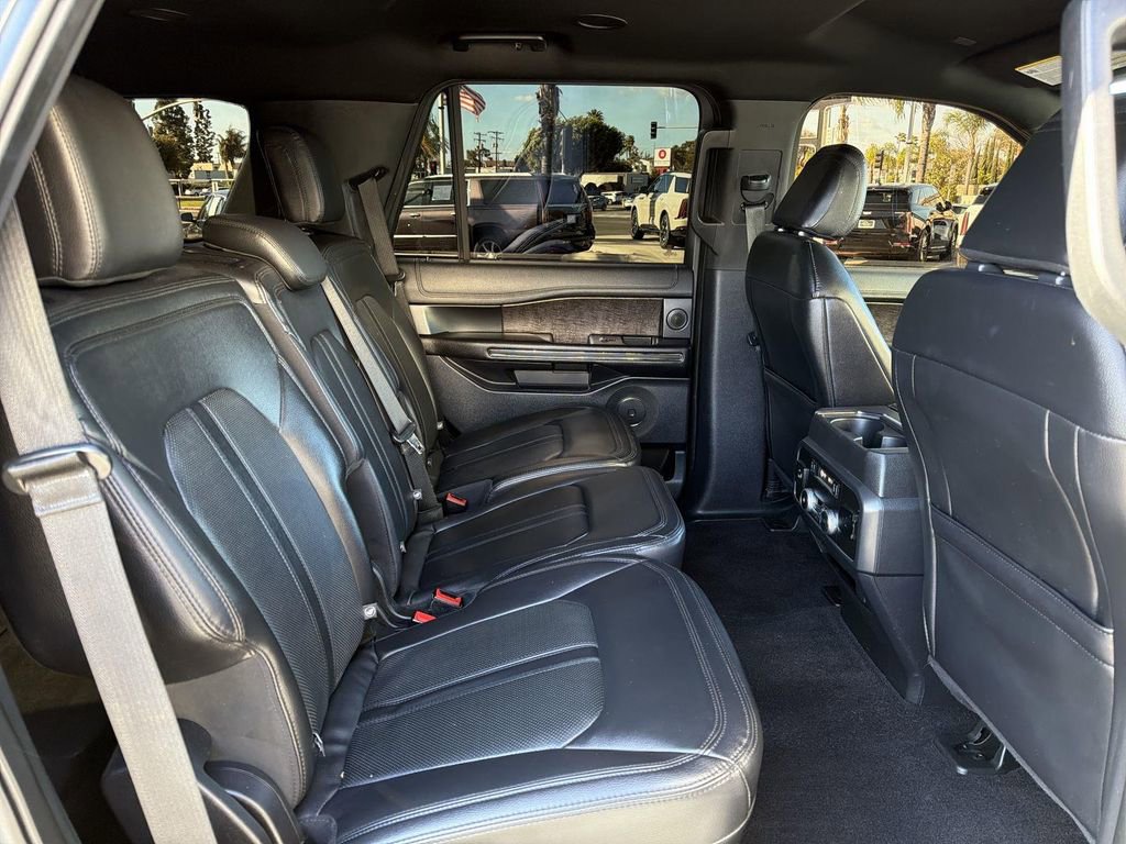 Used 2021 Ford Expedition Limited image 29