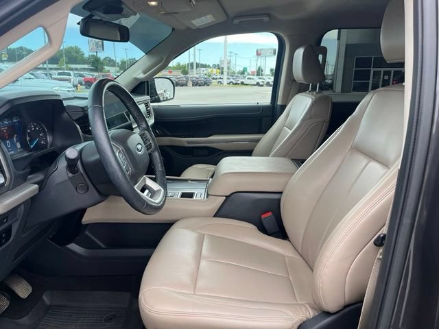 Certified 2023 Ford Expedition Max XLT RWD image 5