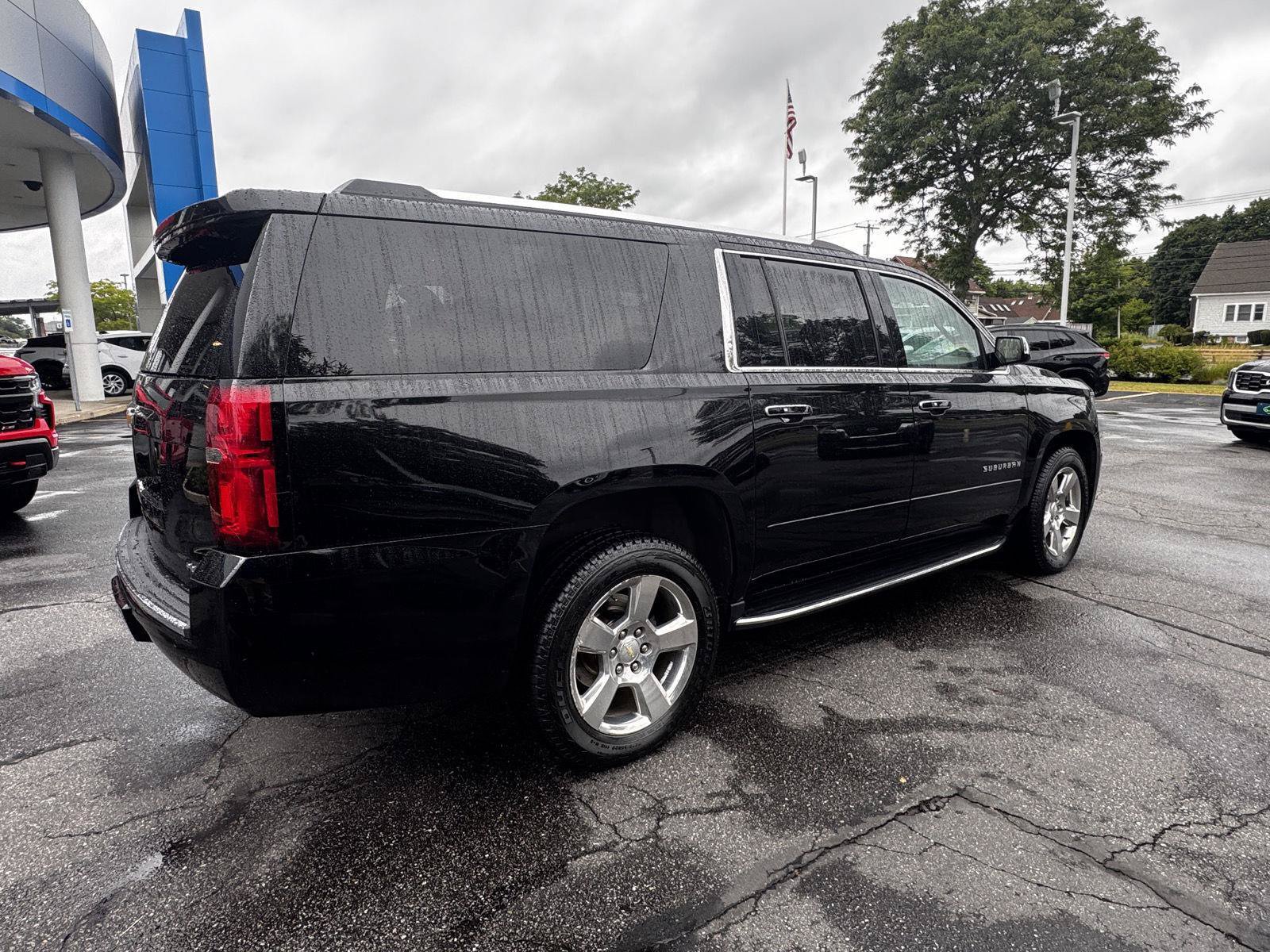 Certified 2020 Chevrolet Suburban Premier AWD/4WD image 7