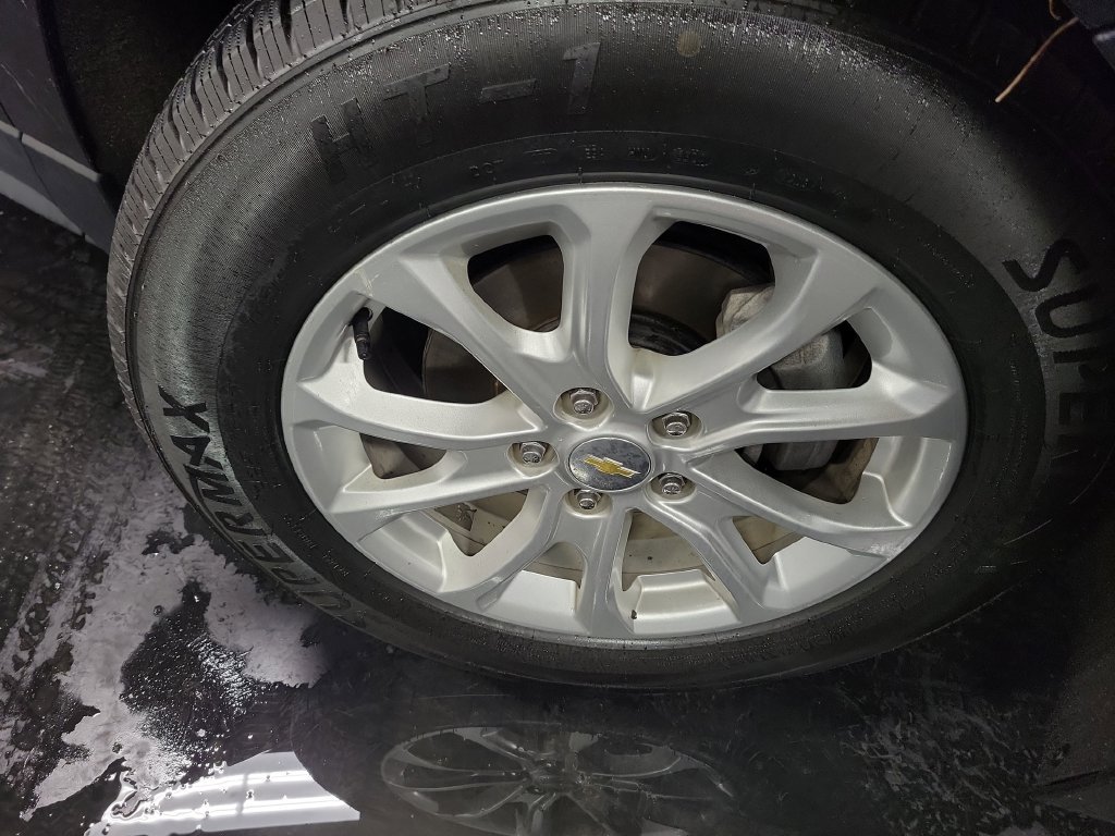 Used 2020 Chevrolet Equinox LT FWD image 11