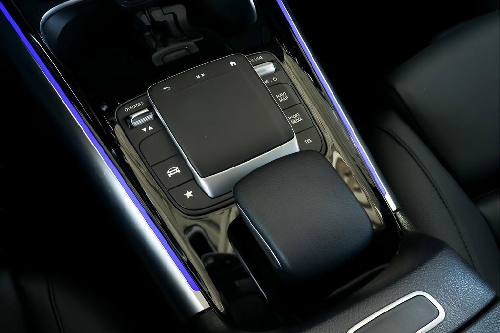 Used 2022 Mercedes-Benz GLA 250 4MATIC image 32