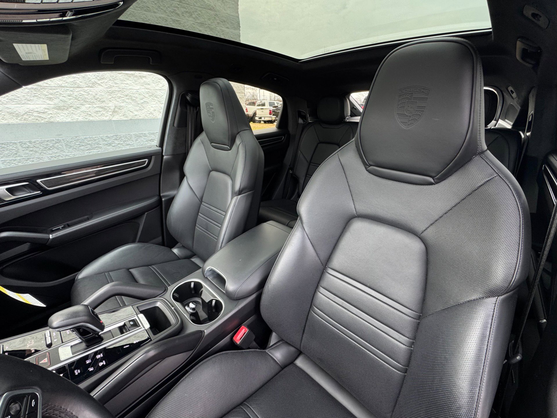 Used 2022 Porsche Cayenne GTS image 10