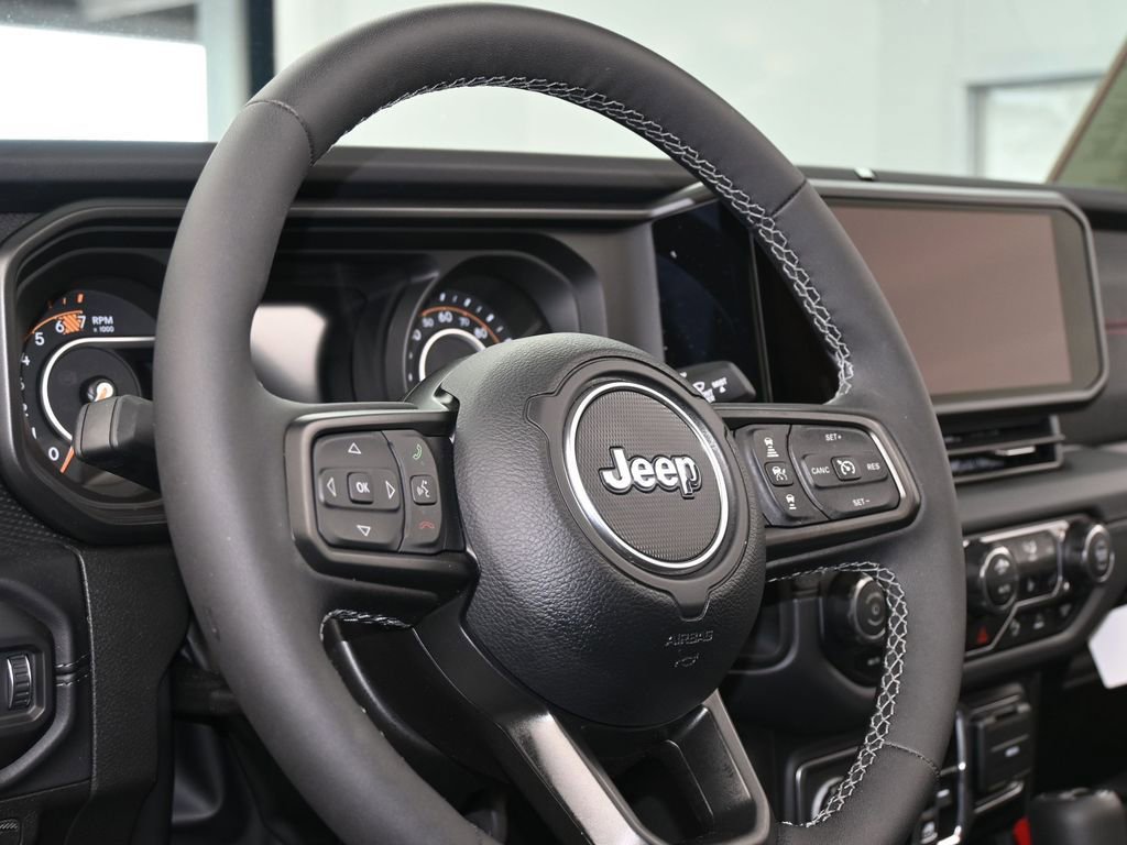Used 2026 Jeep Wrangler Unlimited Rubicon image 14