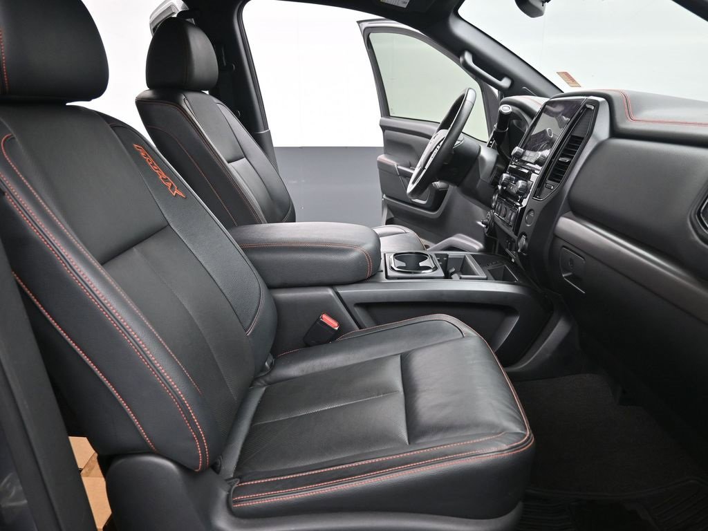 Used 2021 Nissan Titan PRO-4X w/ Pro-4x Convenience Package image 6