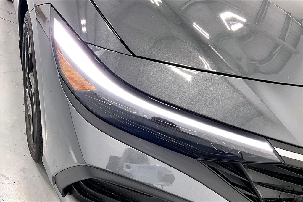 New 2026 Hyundai Elantra SEL Sport FWD image 28