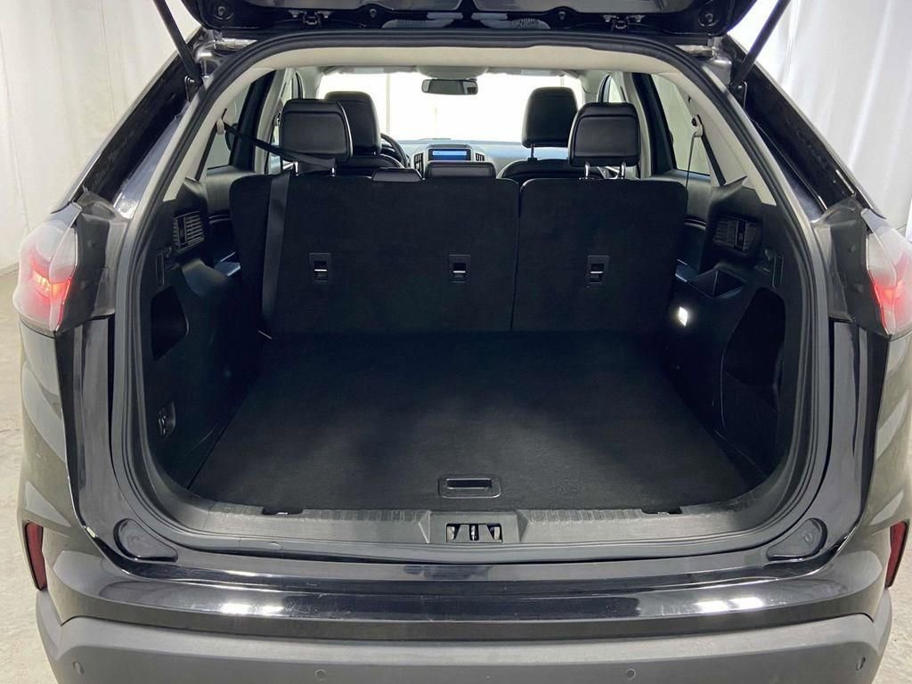 Used 2023 Ford Edge SEL image 8