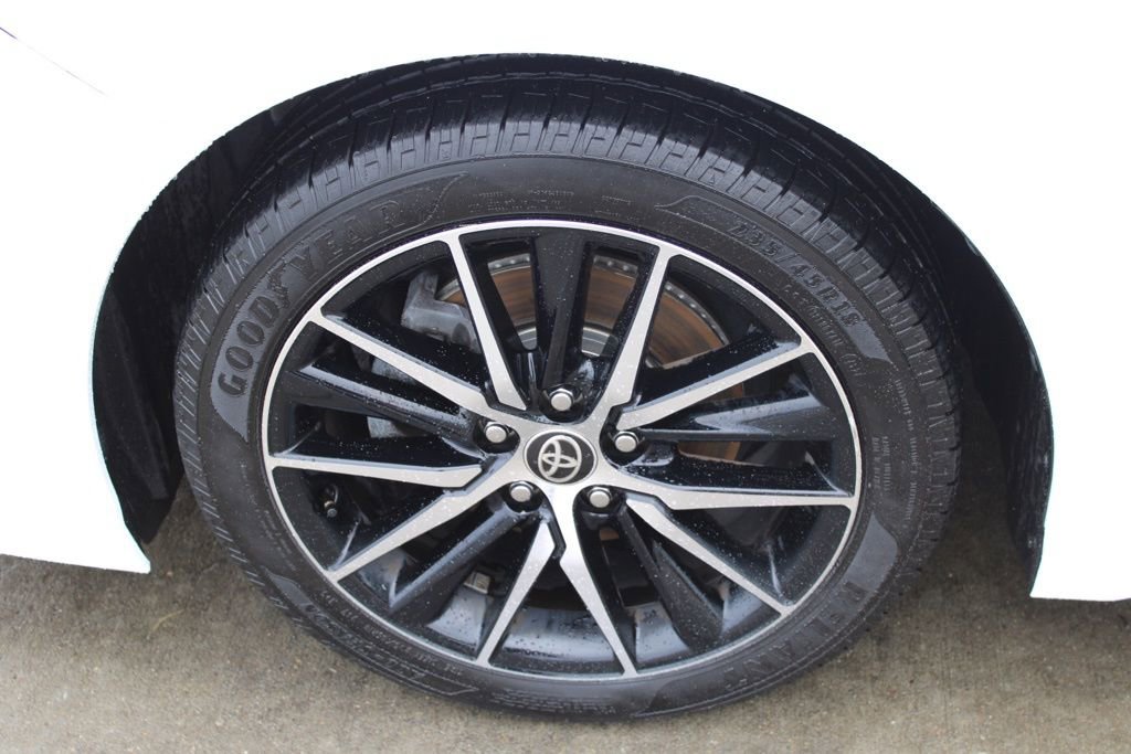 Used 2021 Toyota Camry SE w/ Blackout Package (TMS) image 11