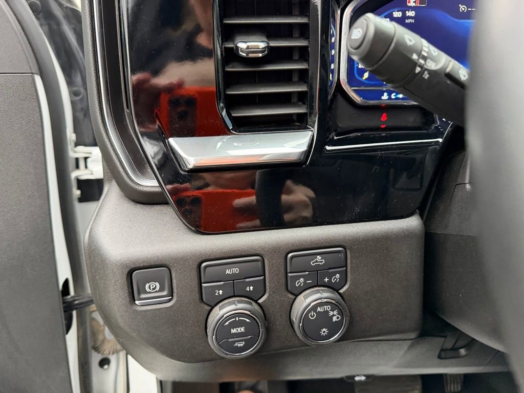 Used 2025 Chevrolet Silverado 1500 LT image 15