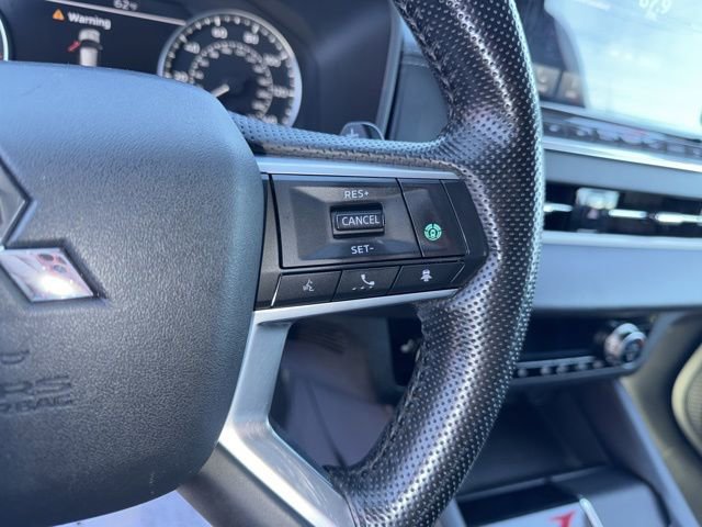 Used 2022 Mitsubishi Outlander SE image 12