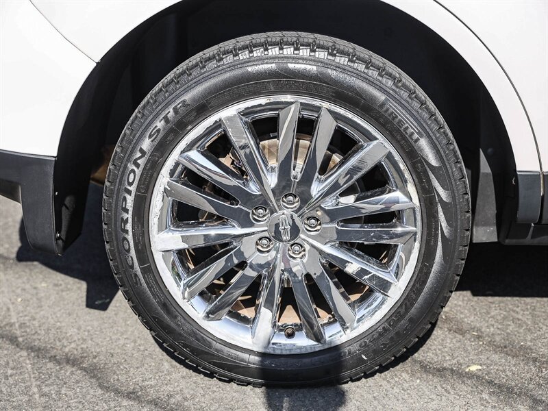 Used 2014 Lincoln MKX FWD w/ Equipment Group 102A image 13