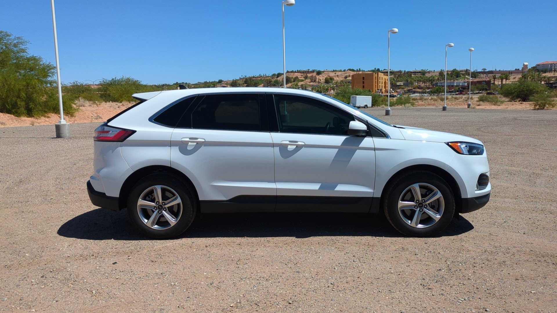 Used 2023 Ford Edge SEL w/ Convenience Package AWD/4WD image 2
