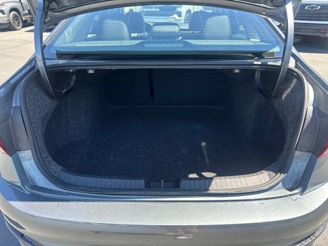 Used 2025 Volkswagen Jetta SE FWD image 11