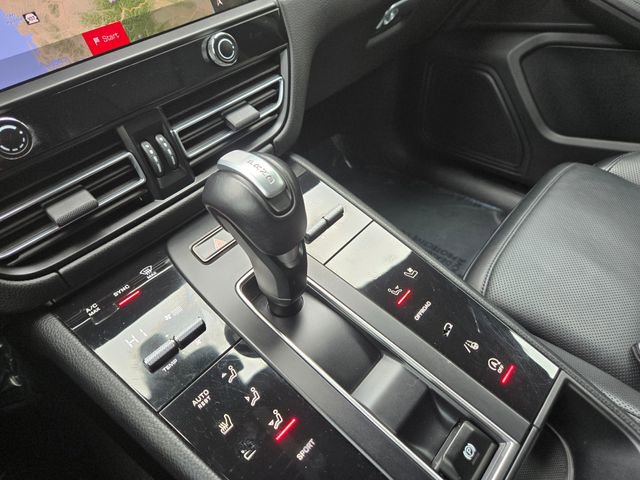 Used 2024 Porsche Macan AWD/4WD image 34