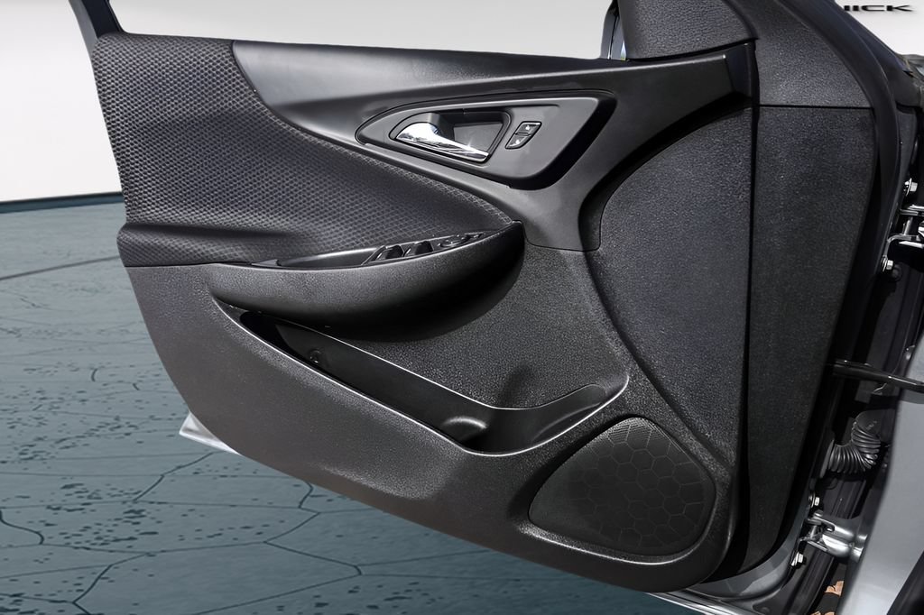Used 2025 Chevrolet Malibu LT FWD image 23