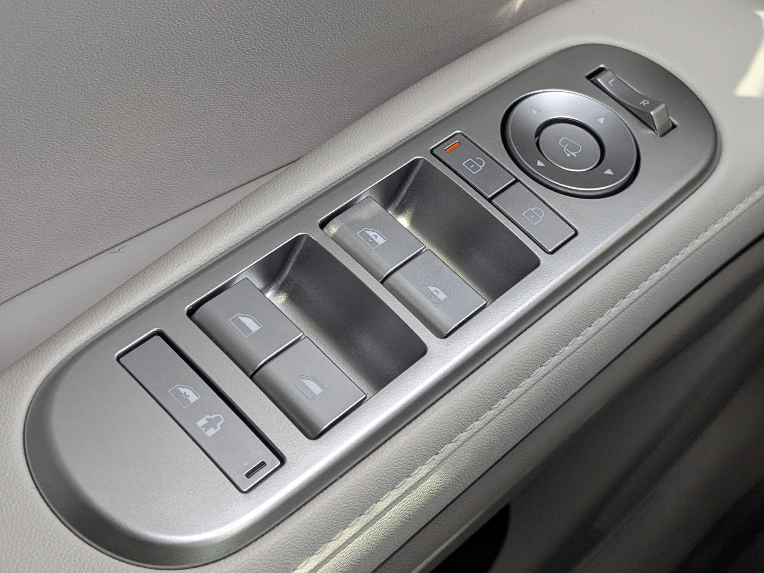 Used 2026 Hyundai Palisade SEL FWD image 26