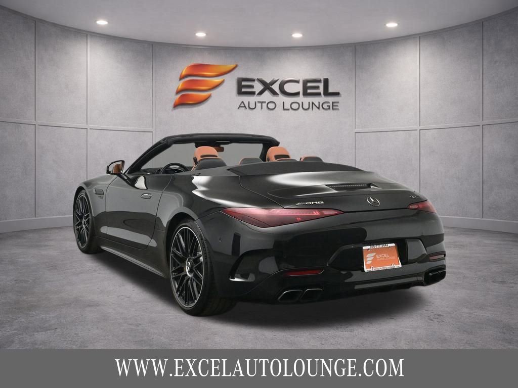 Used 2022 Mercedes-Benz SL 63 AMG 4MATIC w/ Driver Assistance Package image 5
