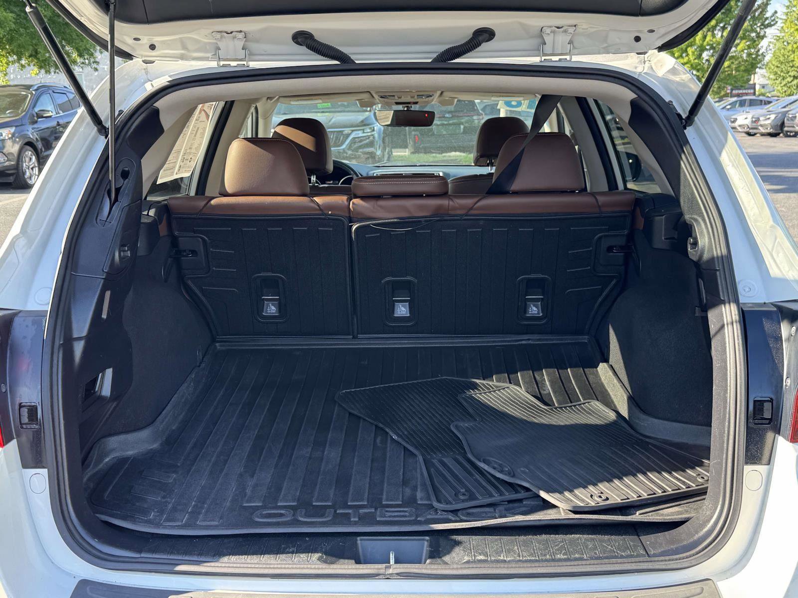 Used 2018 Subaru Outback 2.5i Touring w/ Popular Package #3 AWD/4WD image 11