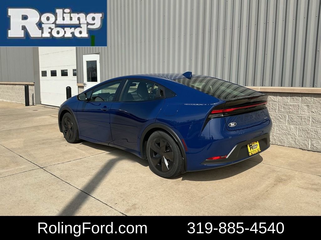 Used 2024 Toyota Prius LE image 3