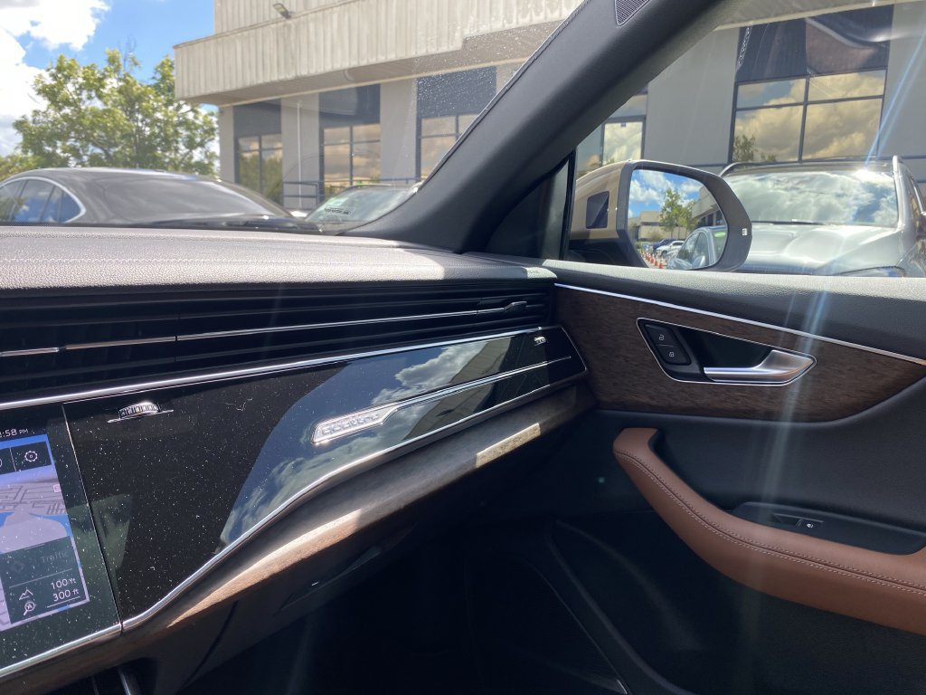 Used 2024 Audi Q8 Premium Plus AWD/4WD image 3